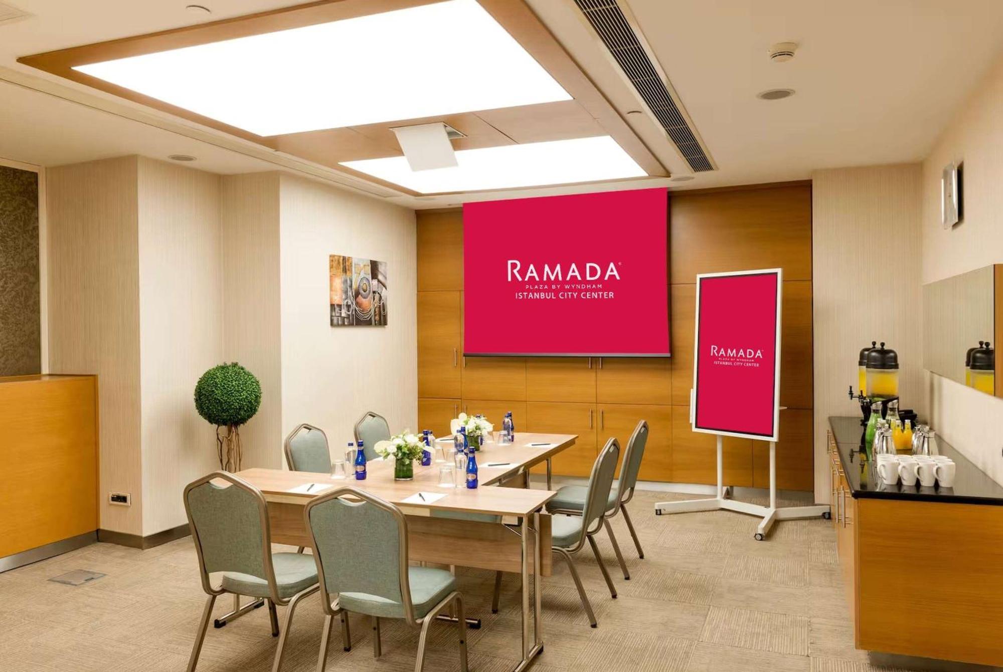Ramada Plaza By Wyndham Istanbul City Center (Adults Only) Exterior foto